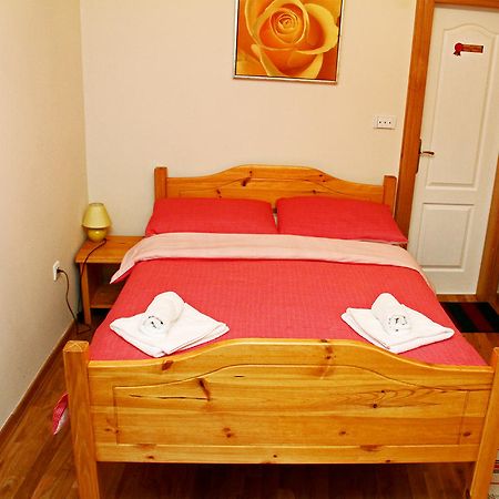 Rooms Su Su Karlovac Rum bild