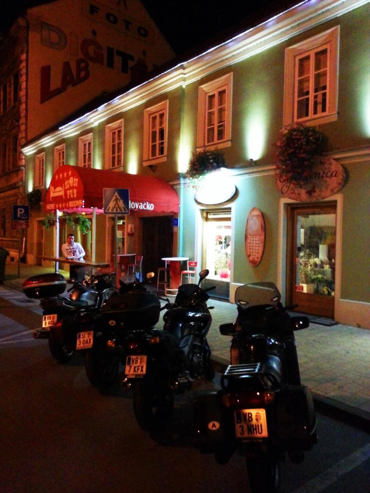 Rooms Su Su Karlovac Rum bild