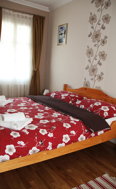 Rooms Su Su Karlovac Rum bild